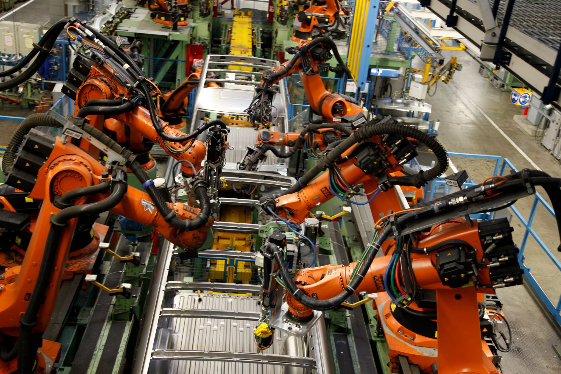Aplicaciones de los robots industriales