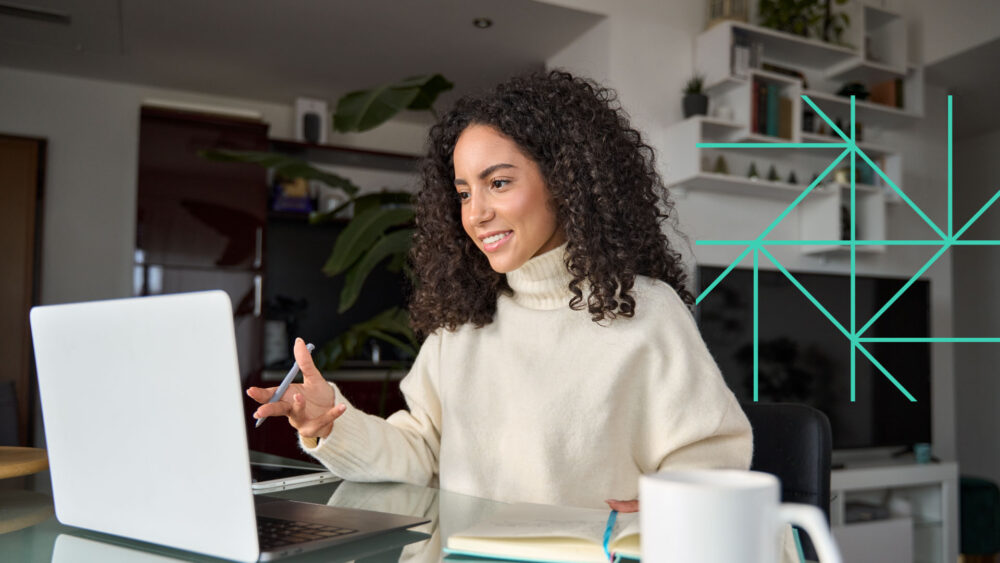 Conoce las claves para una transición exitosa hacia un modelo de trabajo híbrido o remoto y cómo la nube ofrece herramientas para garantizar un entorno de colaboración eficiente.