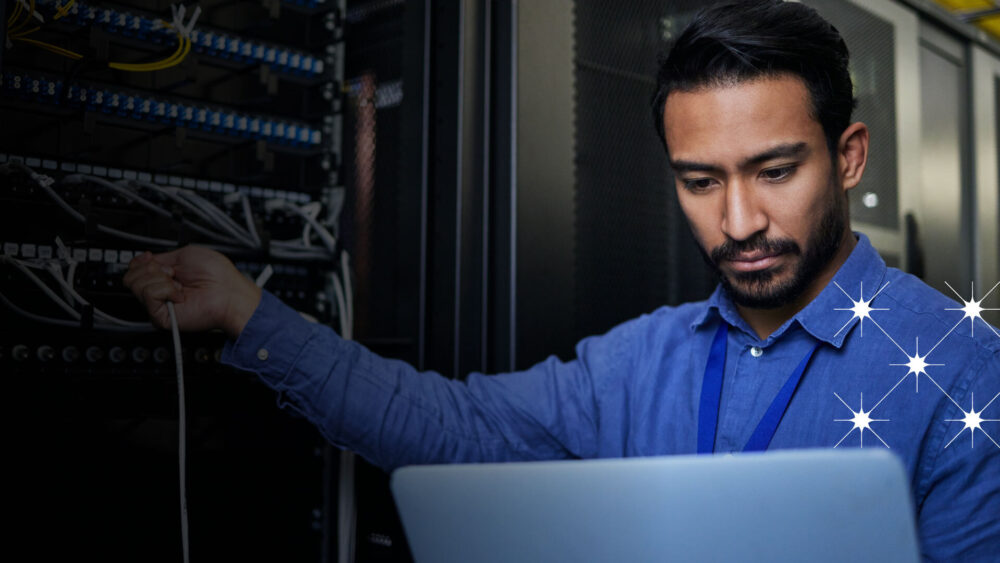 Desde la seguridad de red hasta la flexibilidad operativa, descubre cómo implementar con éxito tecnologías de Edge Computing con Ikusi.