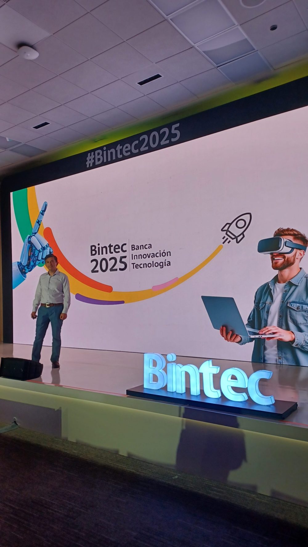 Ikusi y Bancolombia en Bintec 2025